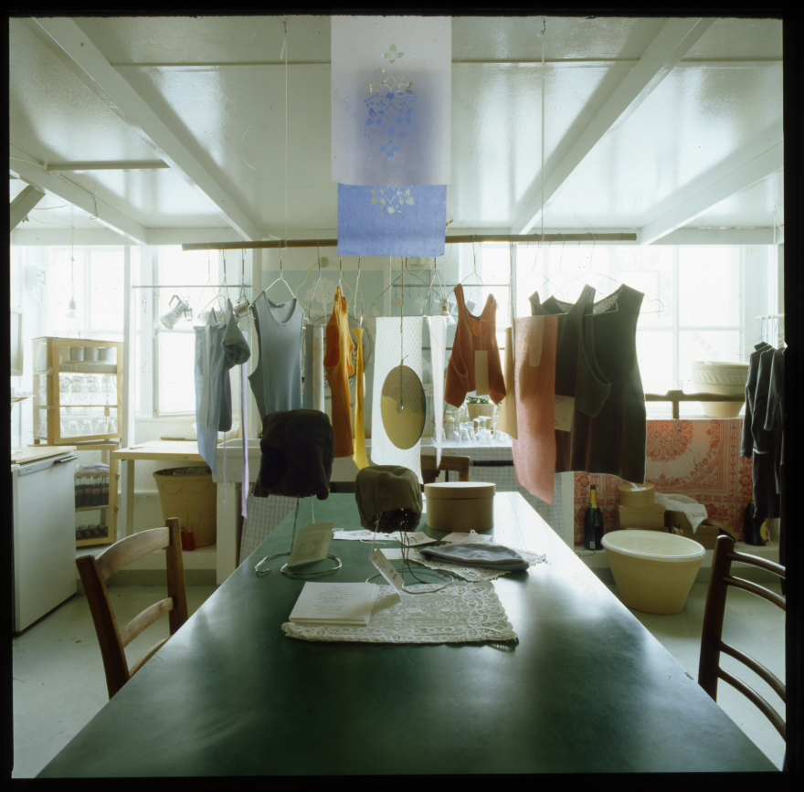 工业风中的时尚展示空间-3