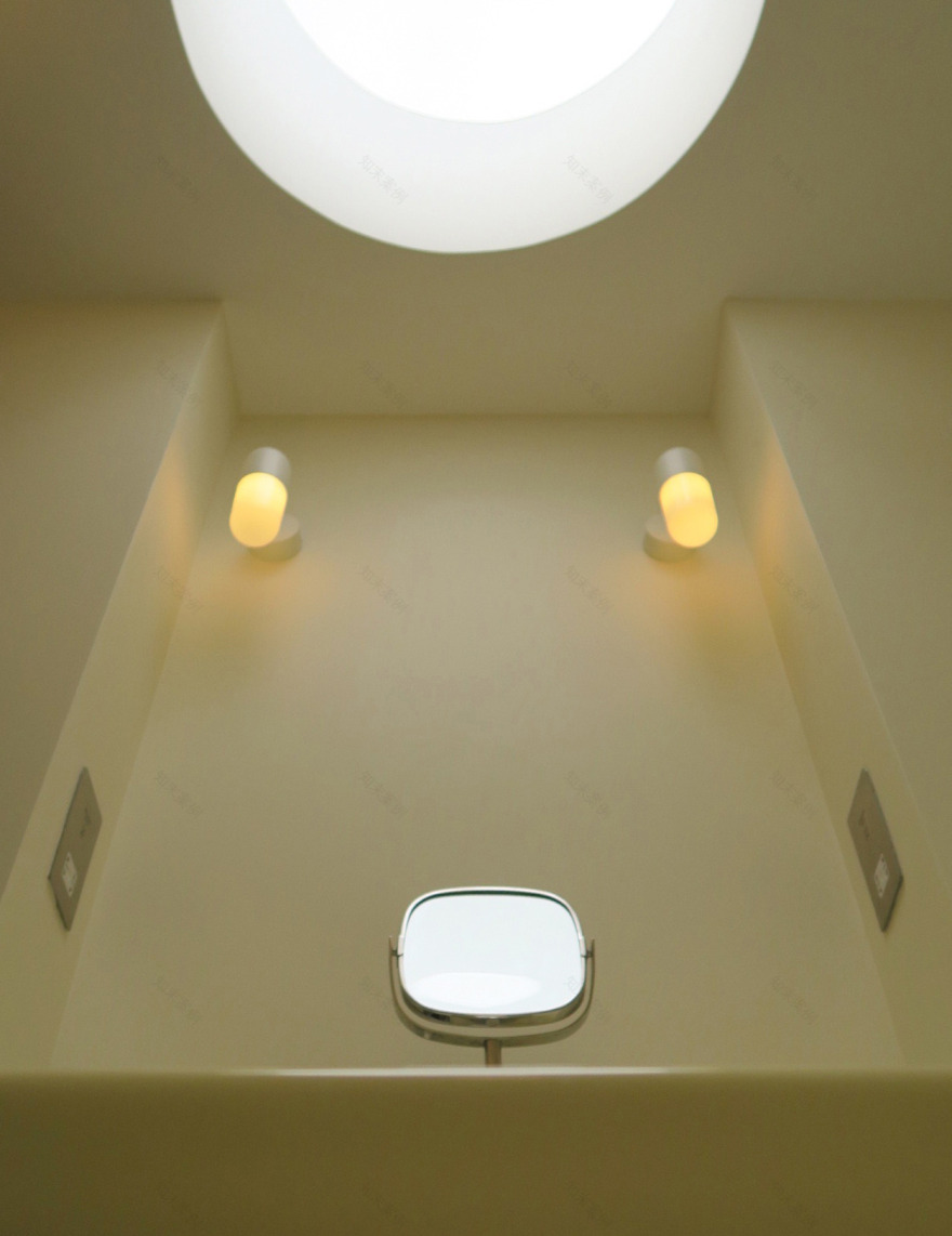 Janus House | 创意十足的圆形与方形窗户设计-28