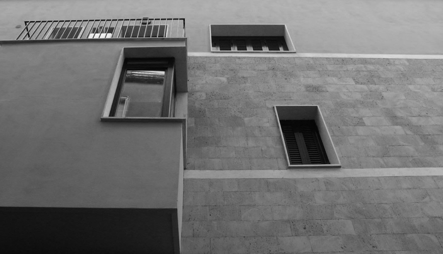 历史遗迹中的现代居住空间 | 8 户公寓楼设计-0