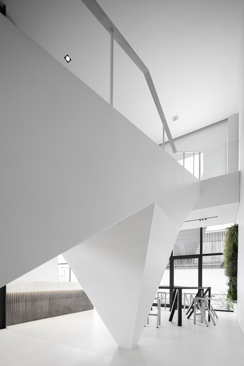 Ramalhos办公空间改造与扩建，葡萄牙/简洁纯粹的展示和办公空间-65