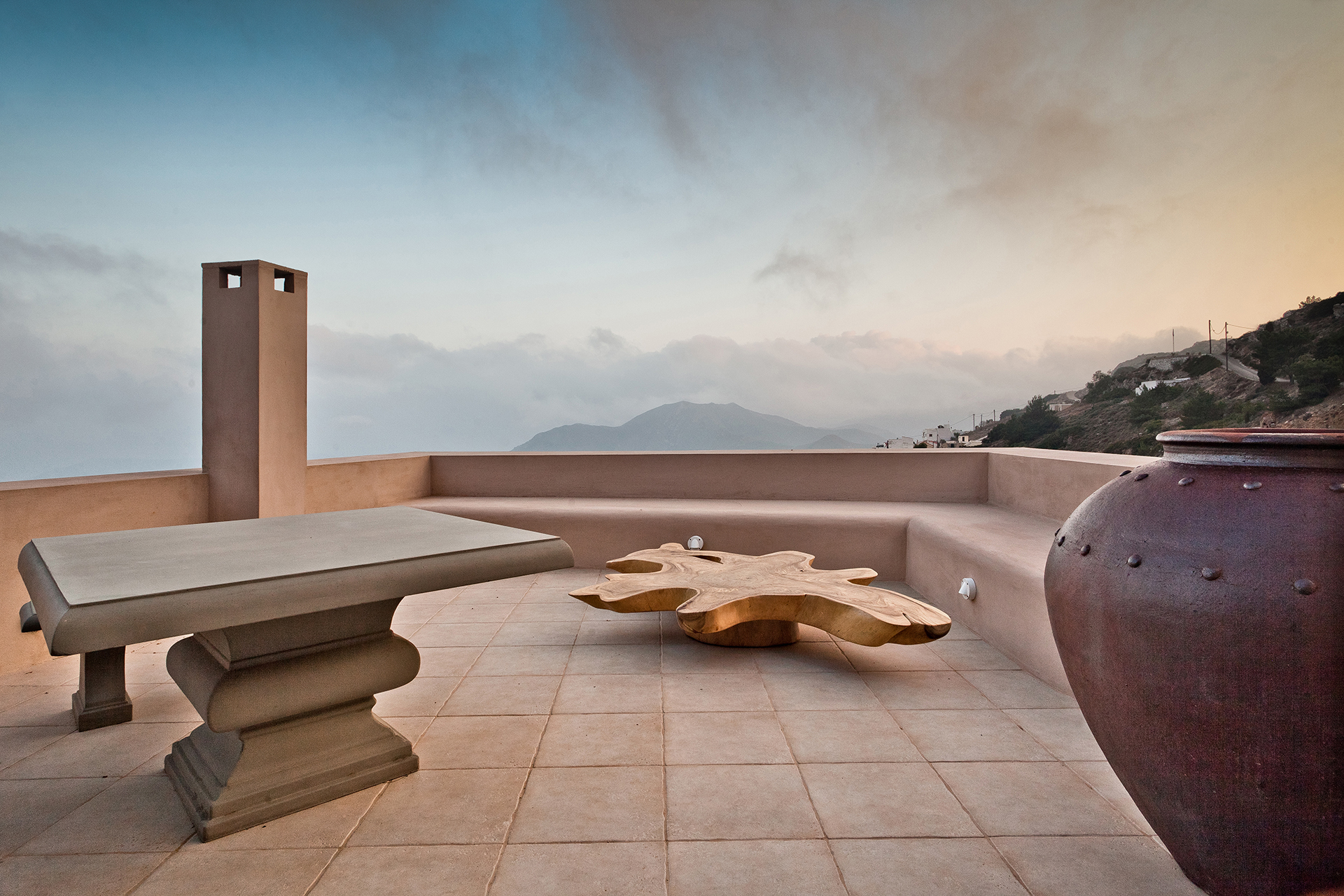 卡帕多斯悬崖上的自然灵感夏季度假屋丨A&,M-15