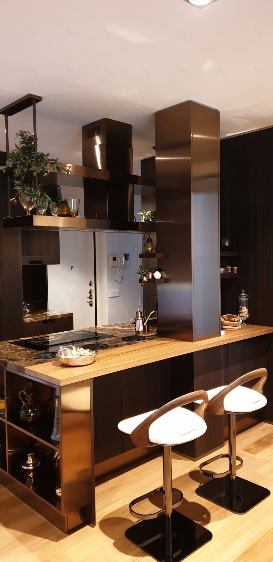 米兰双层公寓现代翻新,结构改造与复古元素完美融合-1