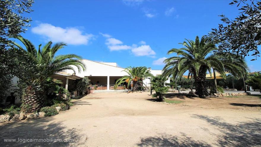 "重现原生美,古今交融的 Masseria 'Li Cafari'别墅改造"-2