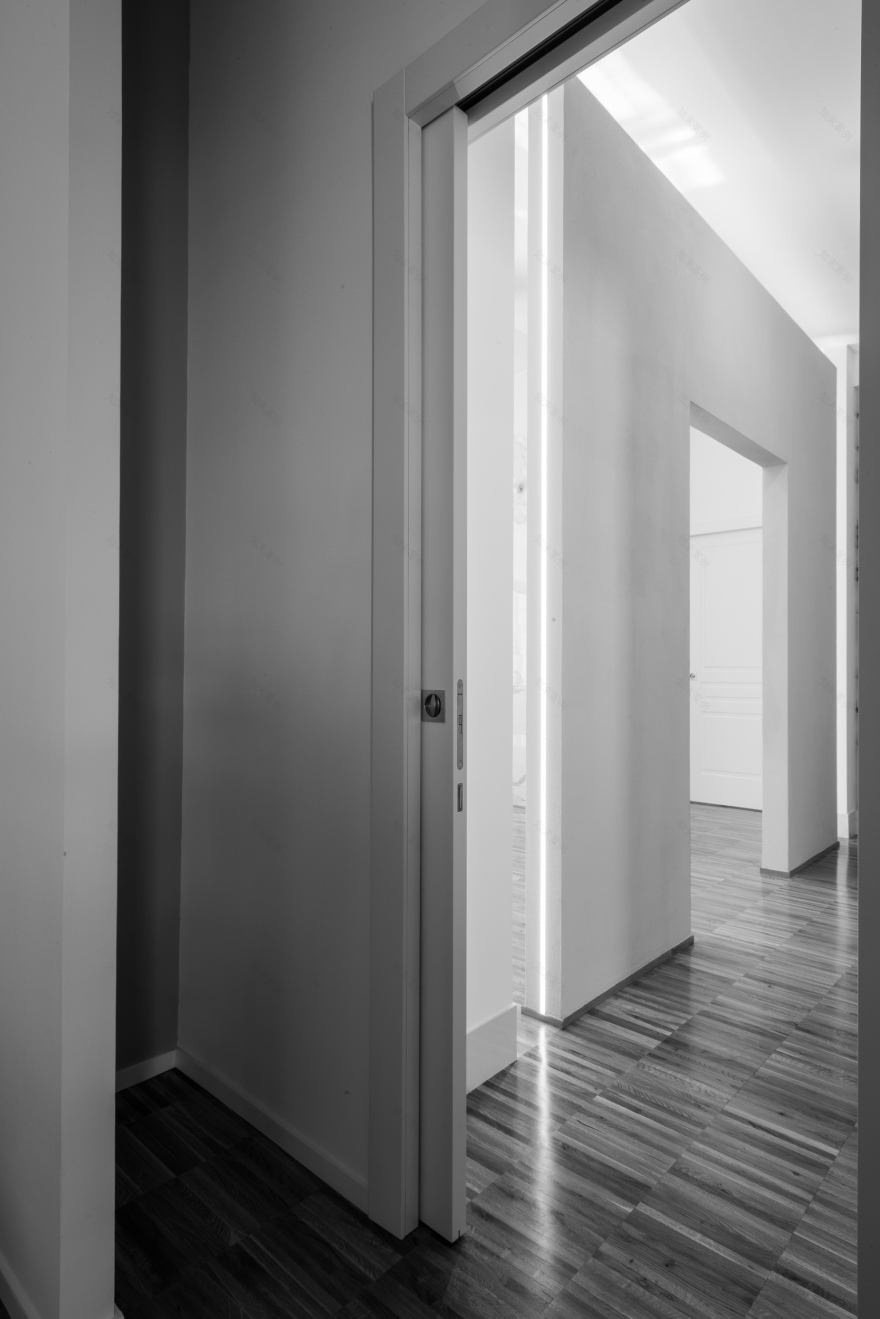 意外的别墅翻新,打造独特家庭住宅-25