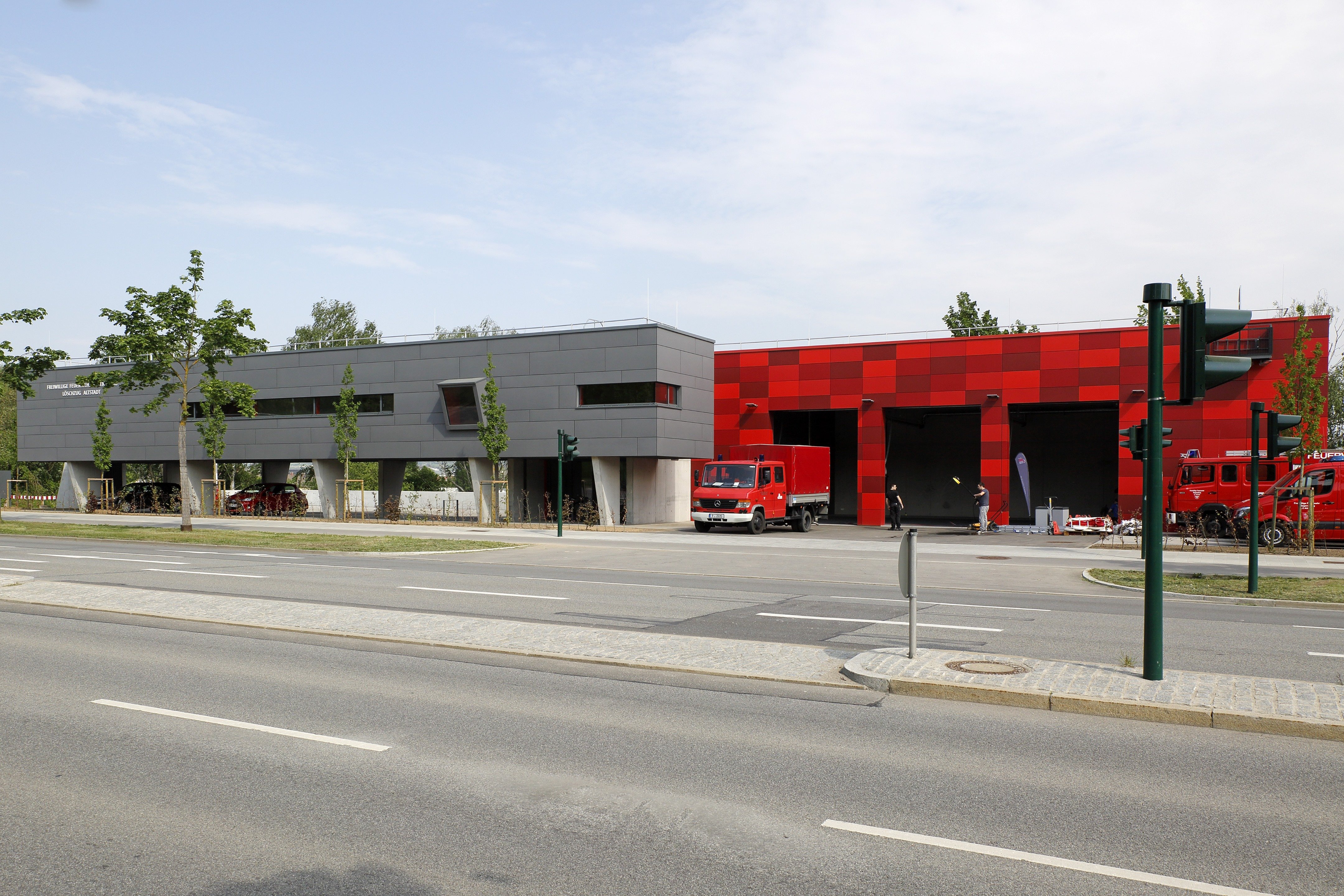 Fire station- Nueva estación de bomberos- Nuovi vigili del fuoco- Ny brandkår- Neubau Feuerwehr, HochBauAmt Regensburg Germany-5