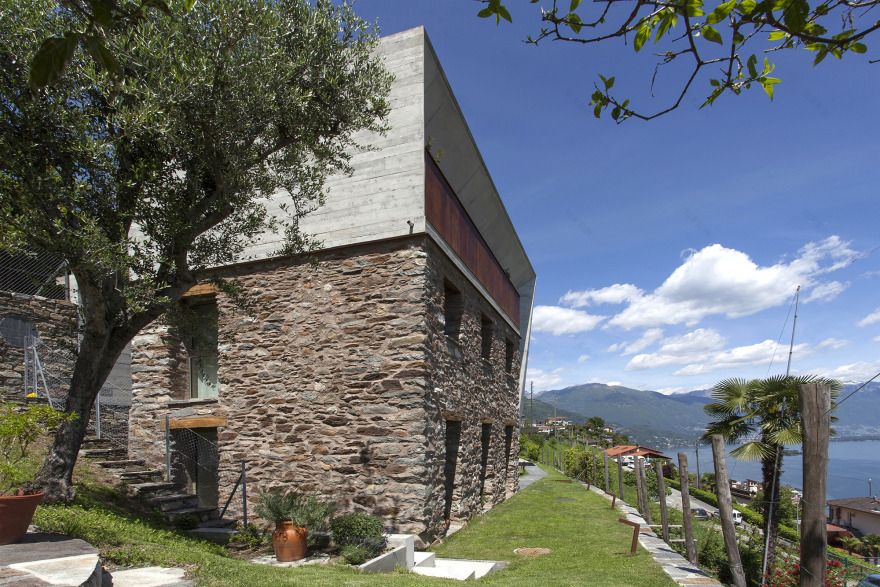 Forni Gueli Architetti 翻新 19 世纪石制别墅,现代与古朴完美融合-11