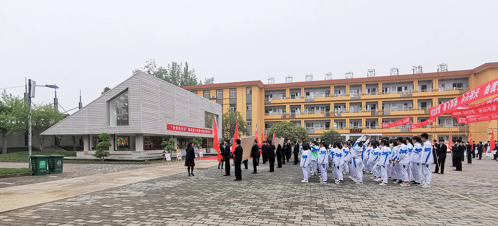 西安高新第六高级中学图书馆/陕西首个希望工程校园图书馆援建项目-49