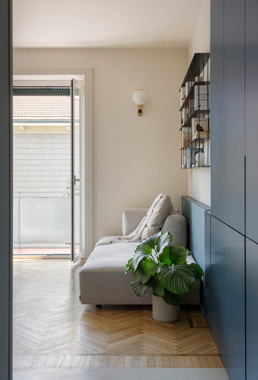 翻转空间的平层公寓改造 | 日与夜的和谐共生-11