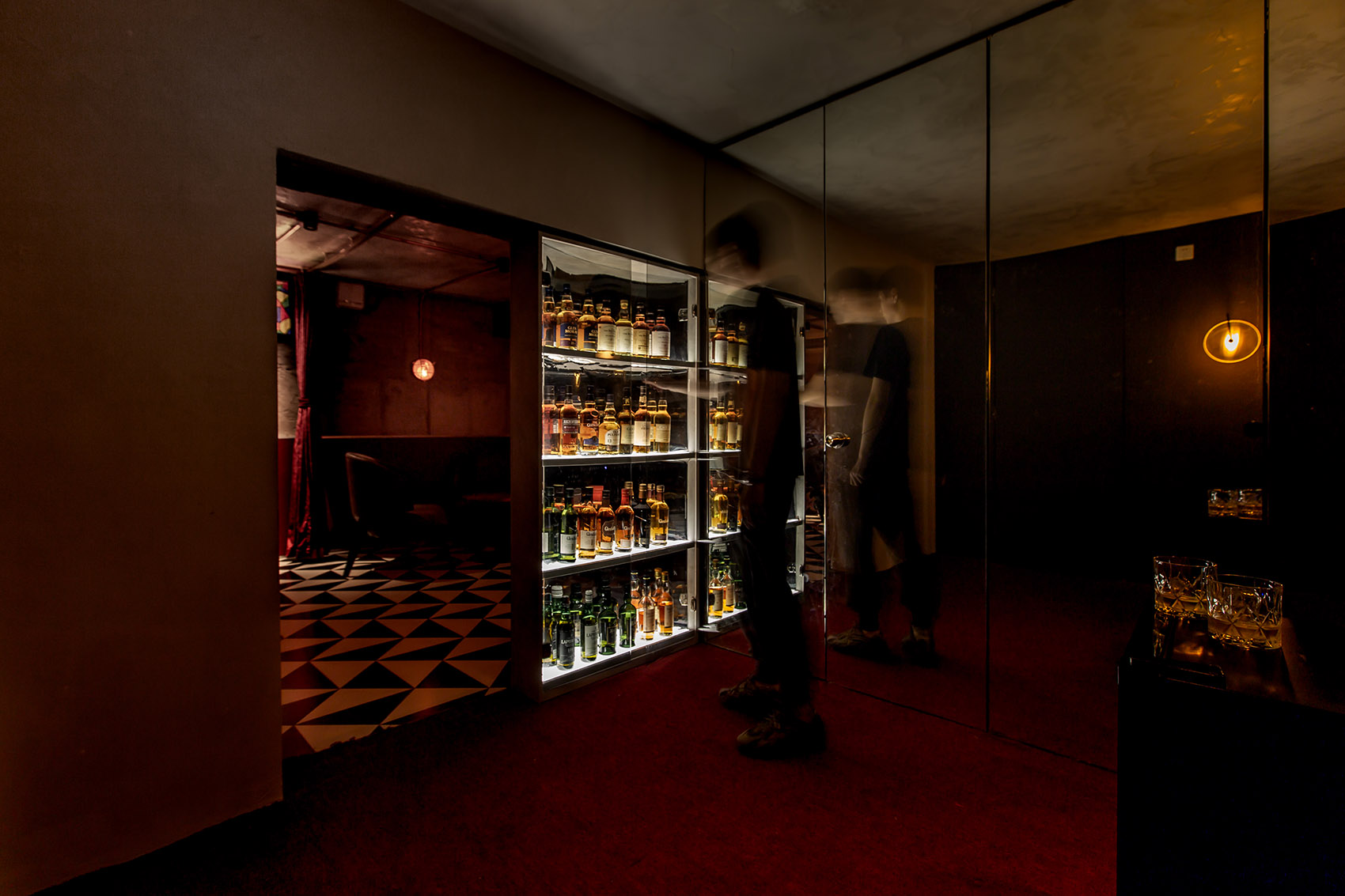Whisper酒吧，上海/营造神秘与尊贵的消费体验-47
