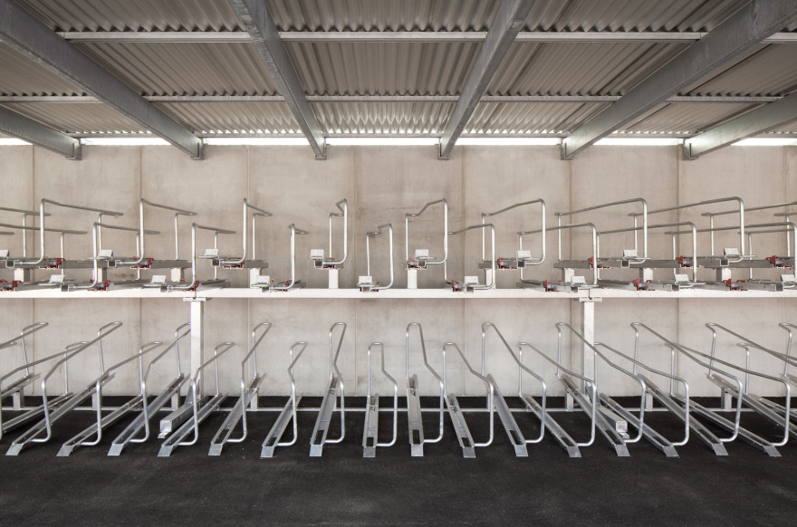 Como Borghi 自行车车站-8