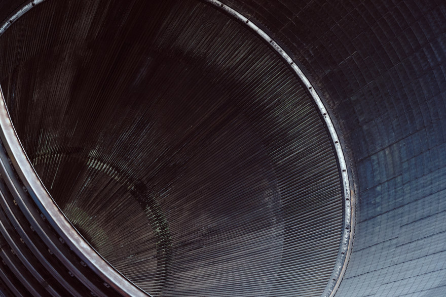 Zac Henderson 打造工业风 Saturn V 火箭内部空间设计-10