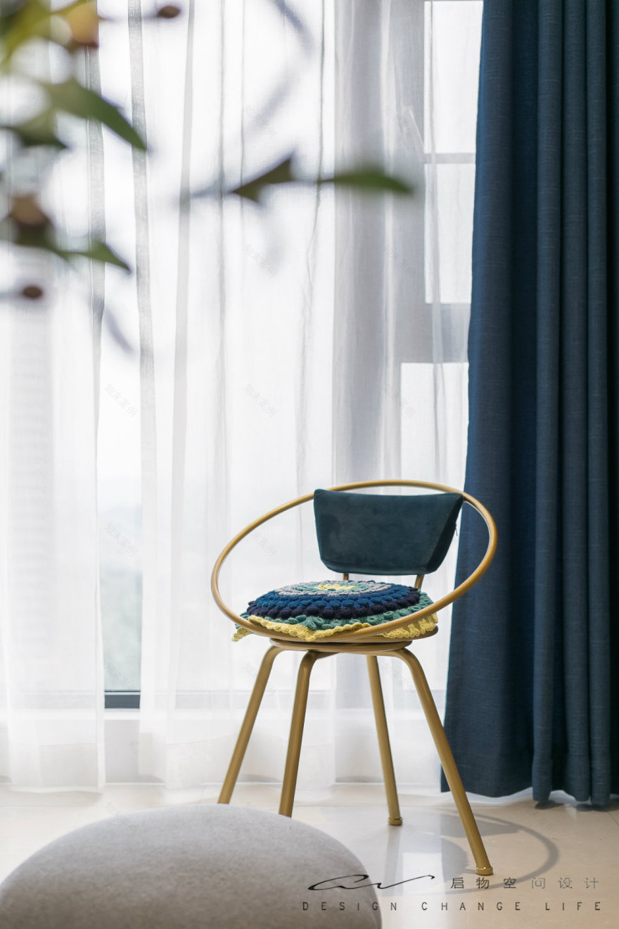 双主卧 90 平空间设计,木色电视墙与仿生植物的完美融合-21