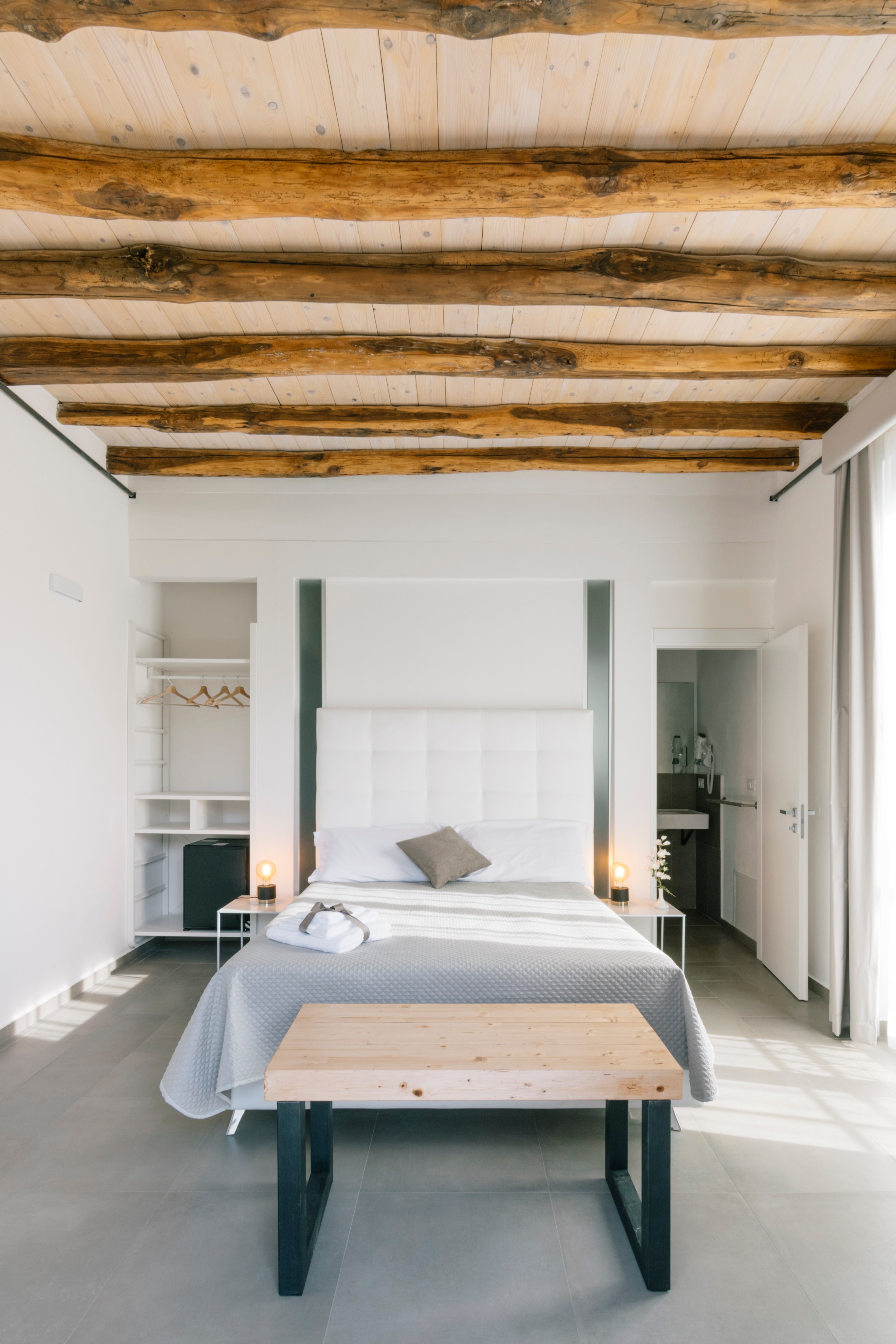 历史与现代交融的“第十三受害者广场”建筑改造-23