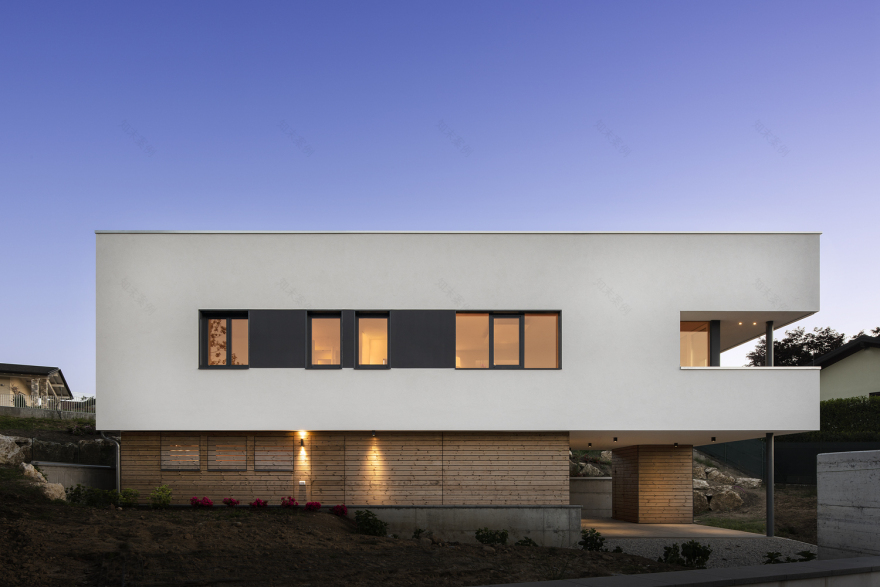 意大利环保别墅 CASA BG,和谐融入自然景观-9