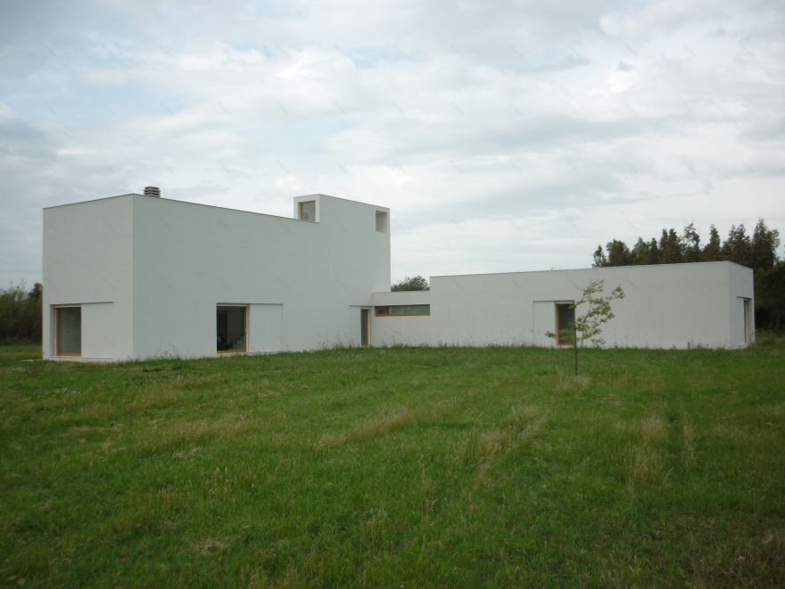 简约农舍 | 农具储藏与生活空间的完美融合-3