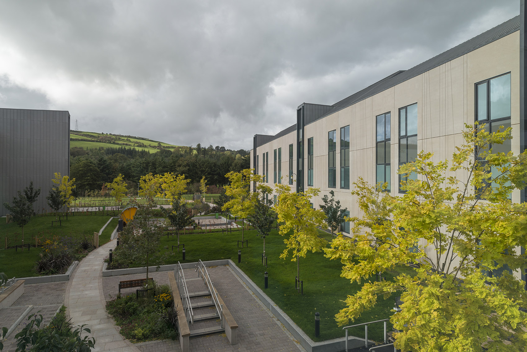 邓弗里斯和加勒维皇家医院，苏格兰/在激励性空间和花园中构建一个充满活力的治疗环境-65
