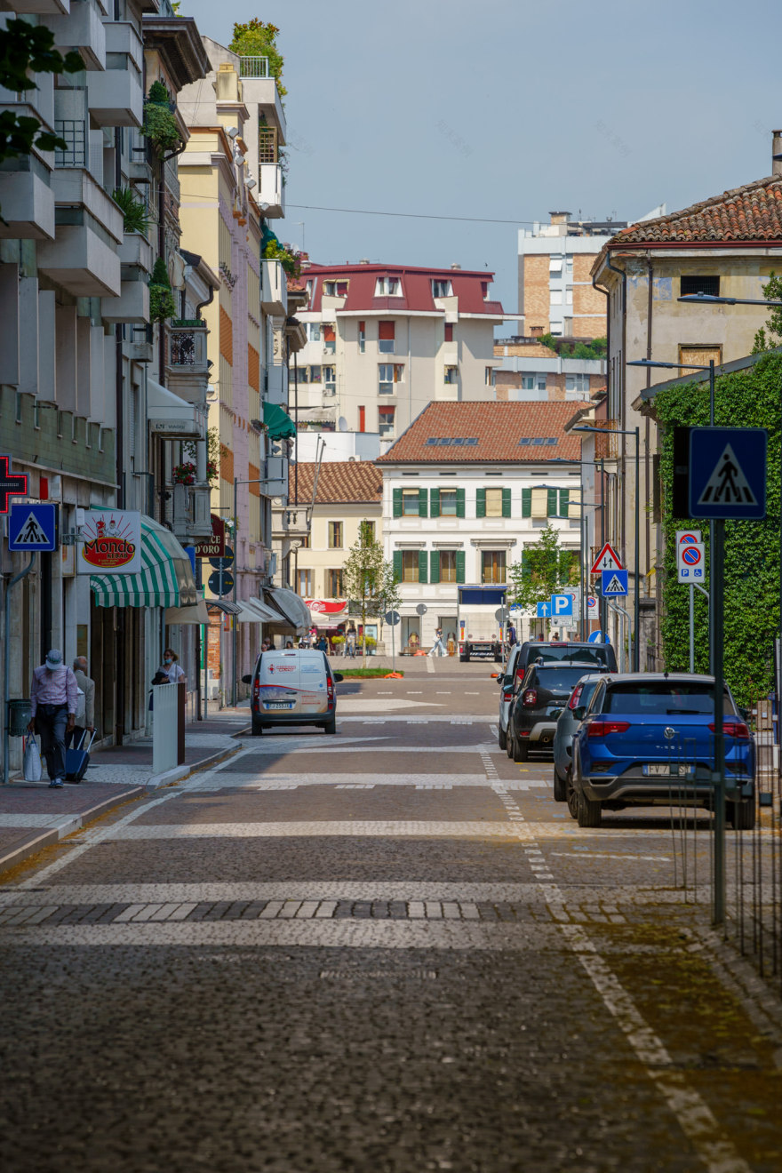历史印记的街道改造 · Pordenone 市政厅的可持续城市发展计划-19