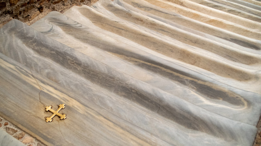 圣地圣殿 · 神秘氛围中的高效照明设计-2