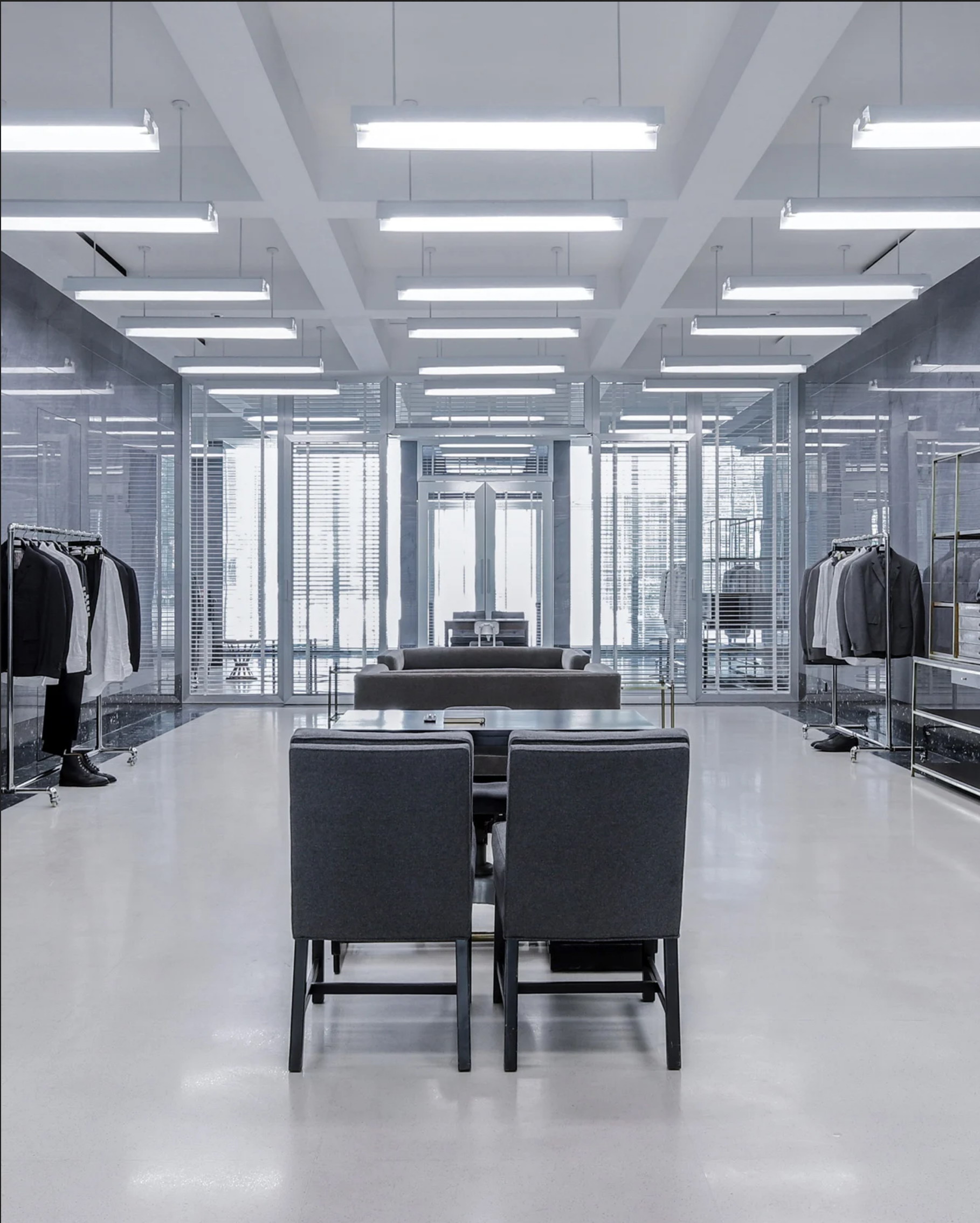 Thom Browne NY 旗舰店 | 复古与现代的完美融合-1