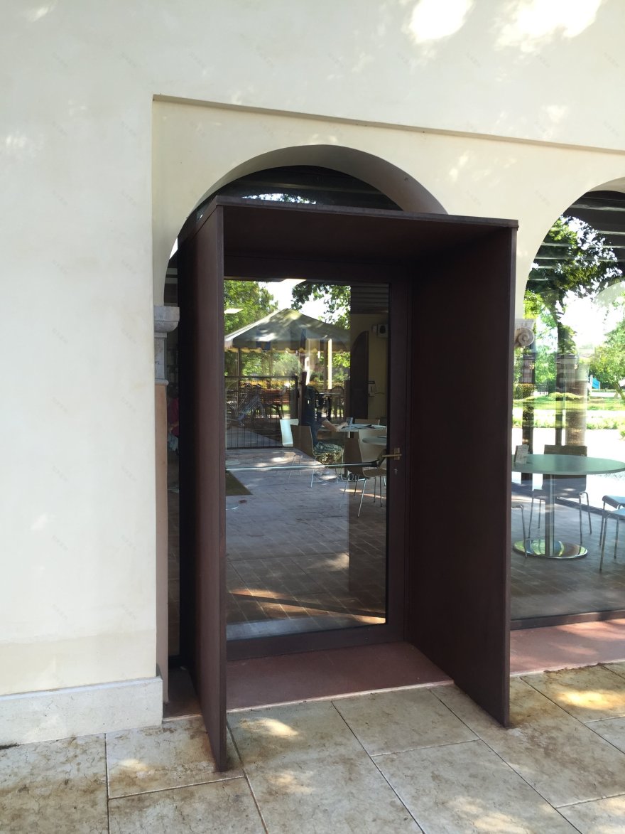 意大利古宅变身现代图书馆-5