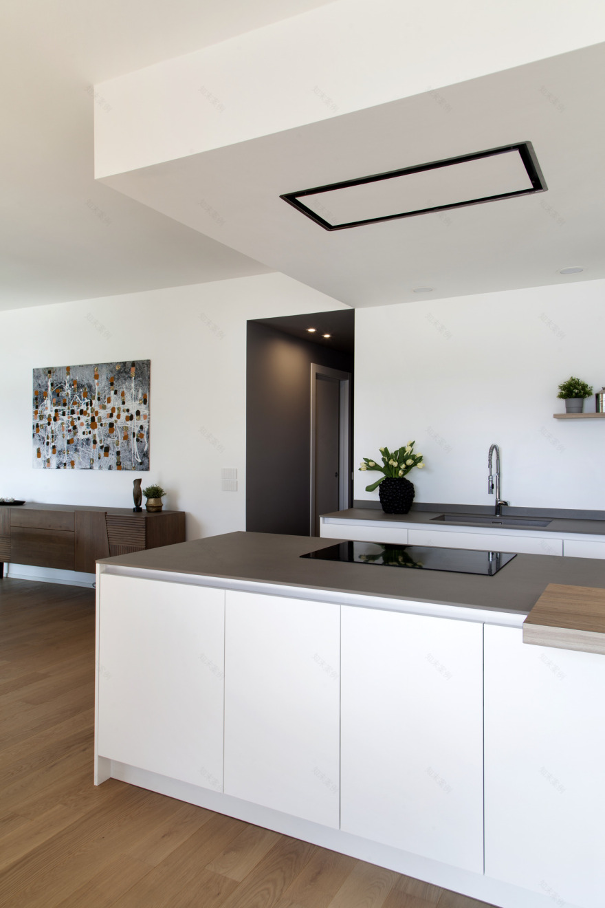 湖景宽幅公寓丨意大利莱科-4