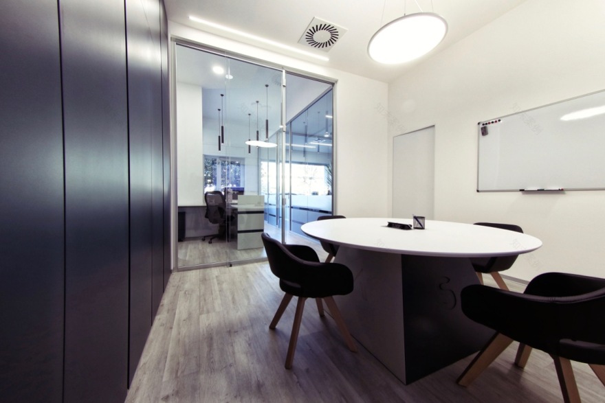 灵活舒适,功能齐全的办公室设计-7