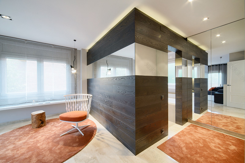 双高镜面打造惊艳室内空间-5