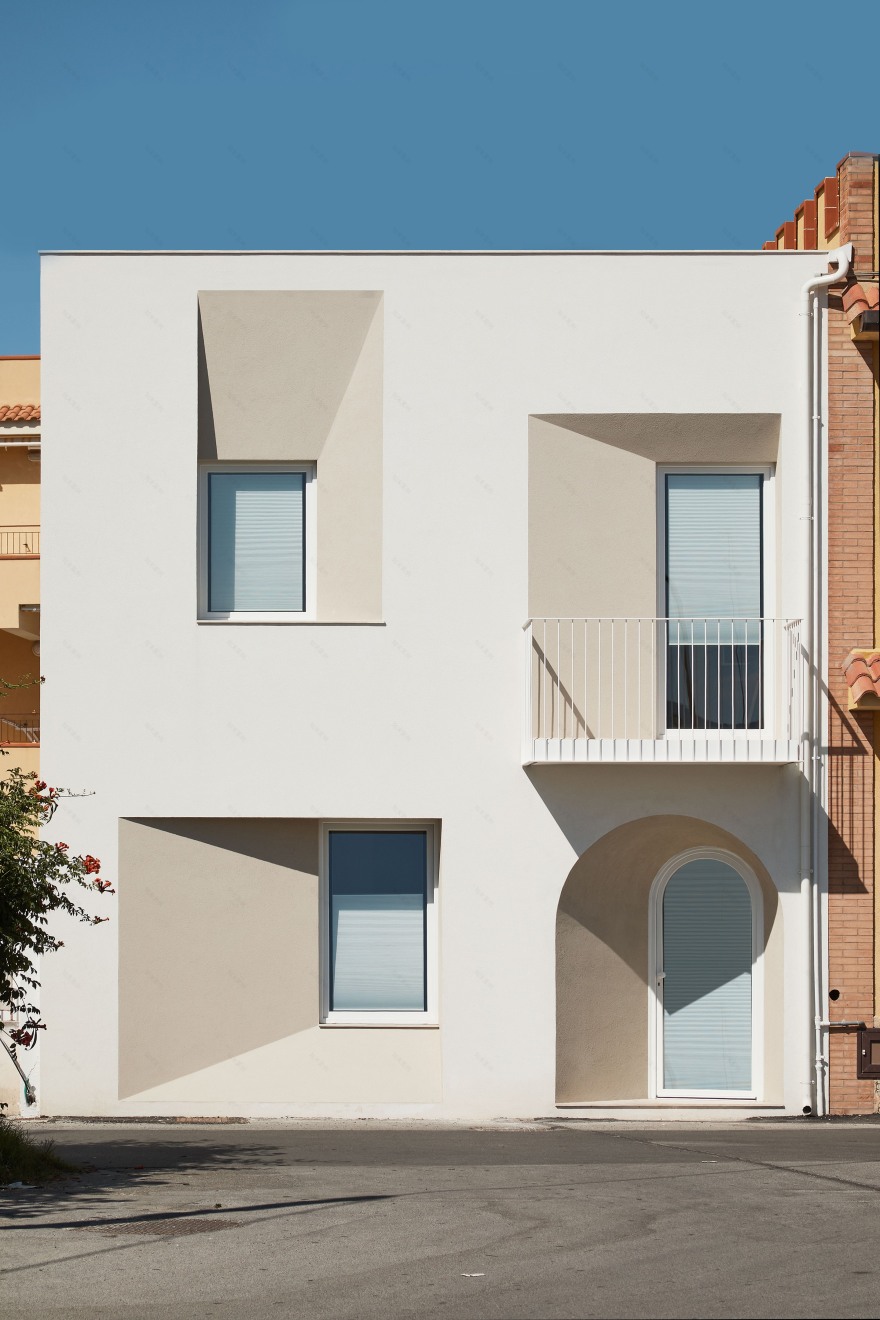 石材切割的现代别墅,光影对话的故事-0