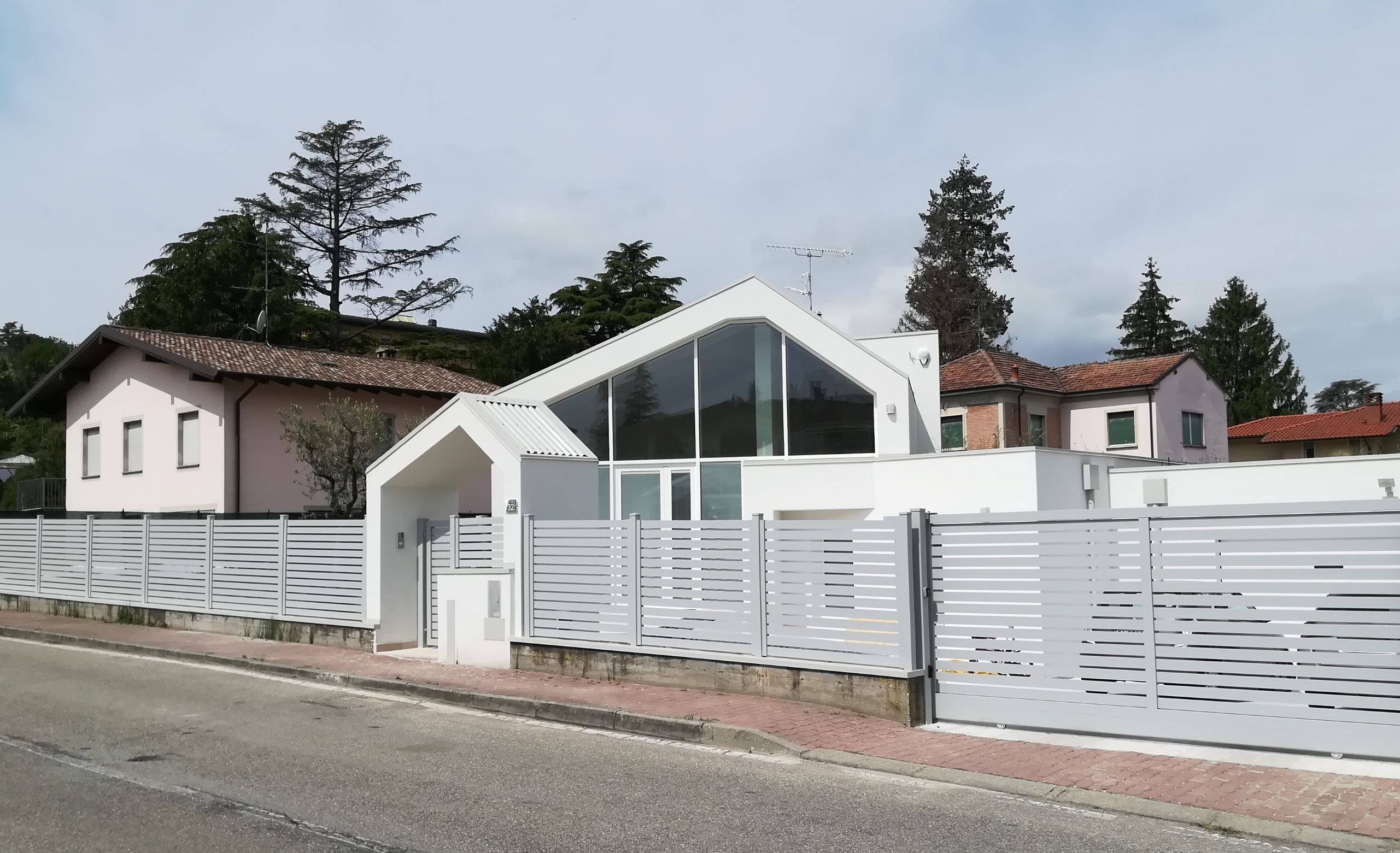 绿意盎然的光伏家园 · 意大利环保节能住宅-12