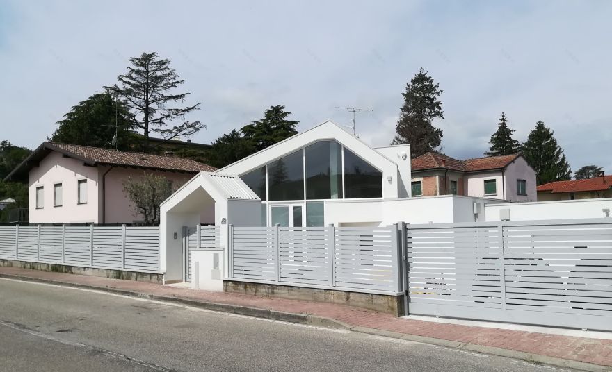 绿意盎然的光伏家园 · 意大利环保节能住宅-12