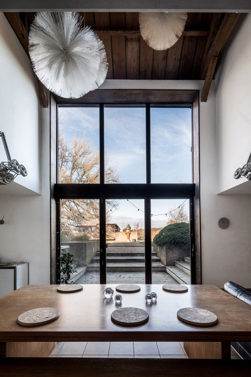 百年粮仓变身为现代别墅-5