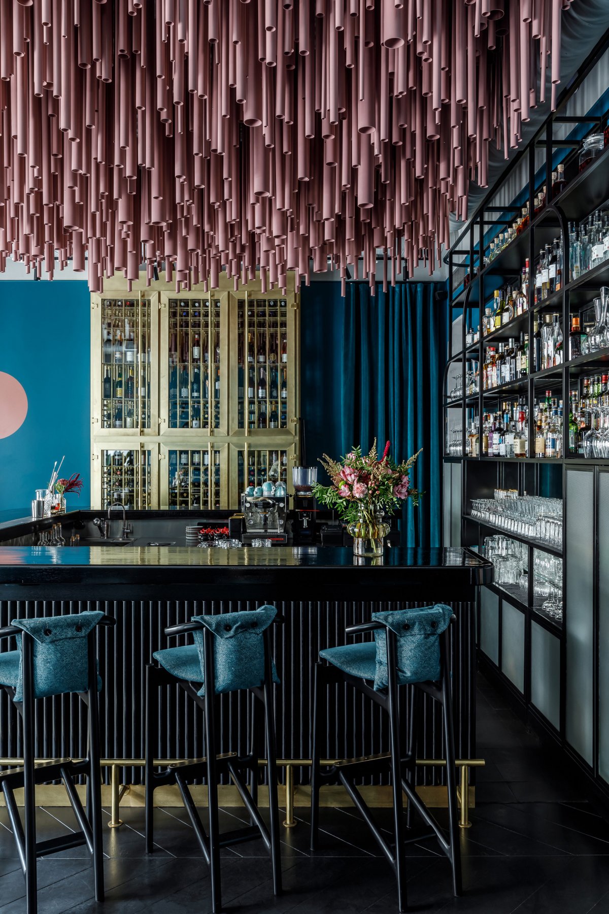 Brodo Design | Alex Brodovich Bar-5