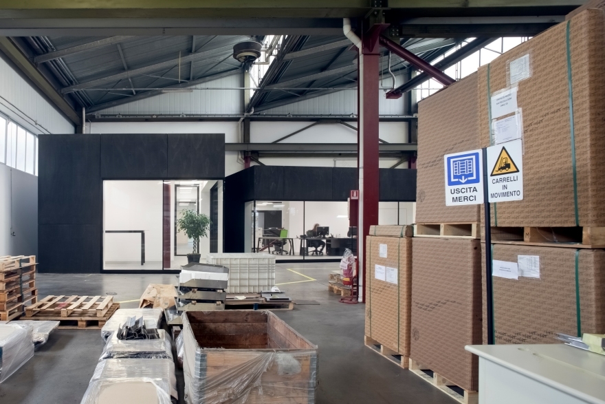 意式精益生产理念的办公空间展示-7