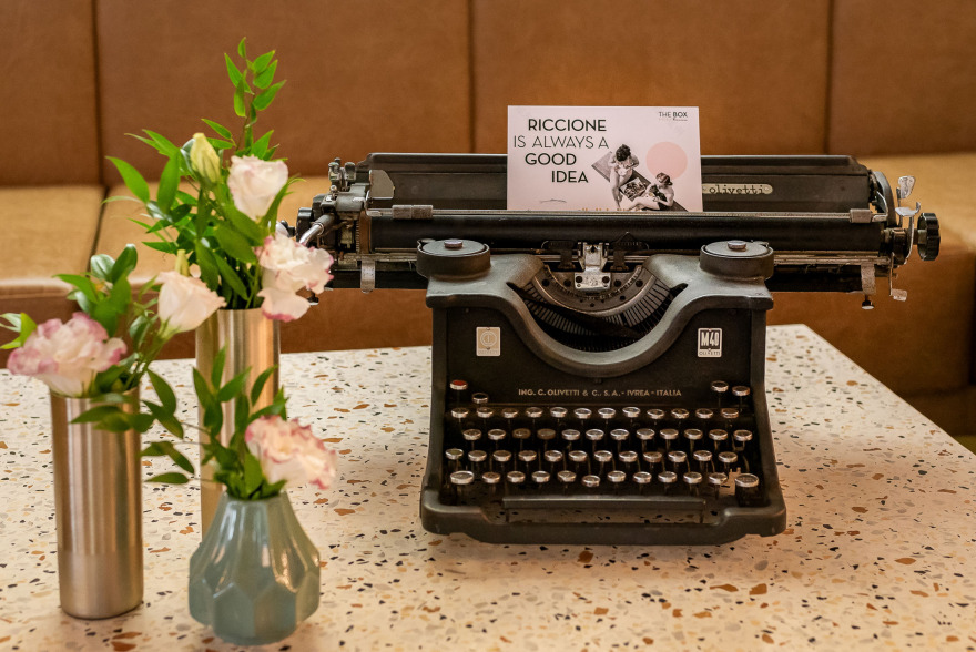 意大利海滨酒店“The Box”以简约哲学打造舒适空间-8