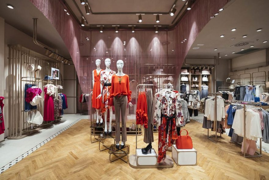 时尚女性品牌店“Rinascimento”新概念设计-0