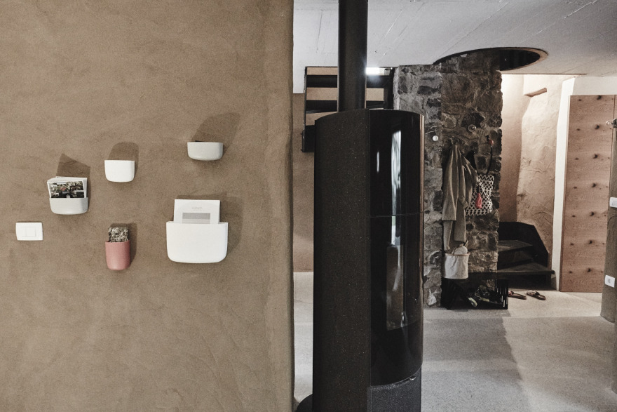 融合传统与现代的斯洛文尼亚乡村公寓设计-16