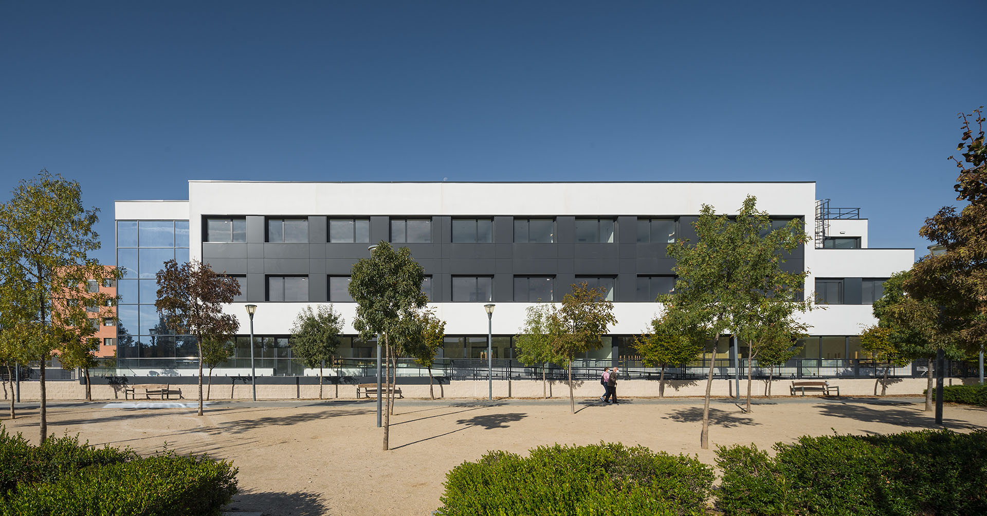 公园中的养老住宅-3