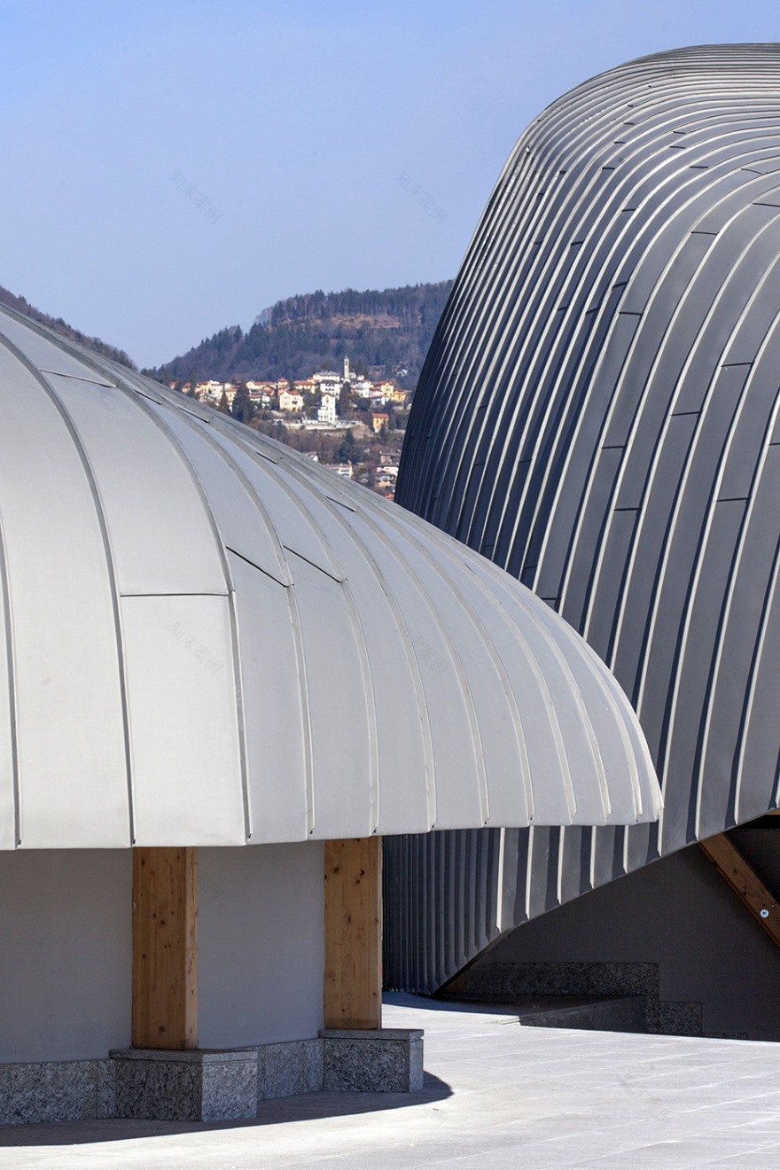 湖光山色中的现代多功能剧院——意大利 Verbania 剧院设计-6