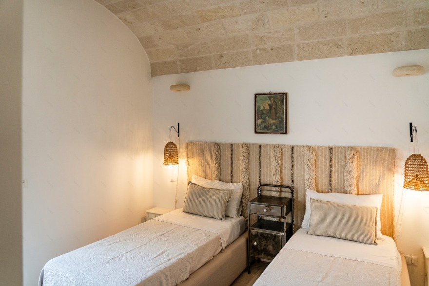 意大利传统风格别墅 TRULLI LA CIPRESSA,融入自然之美-25