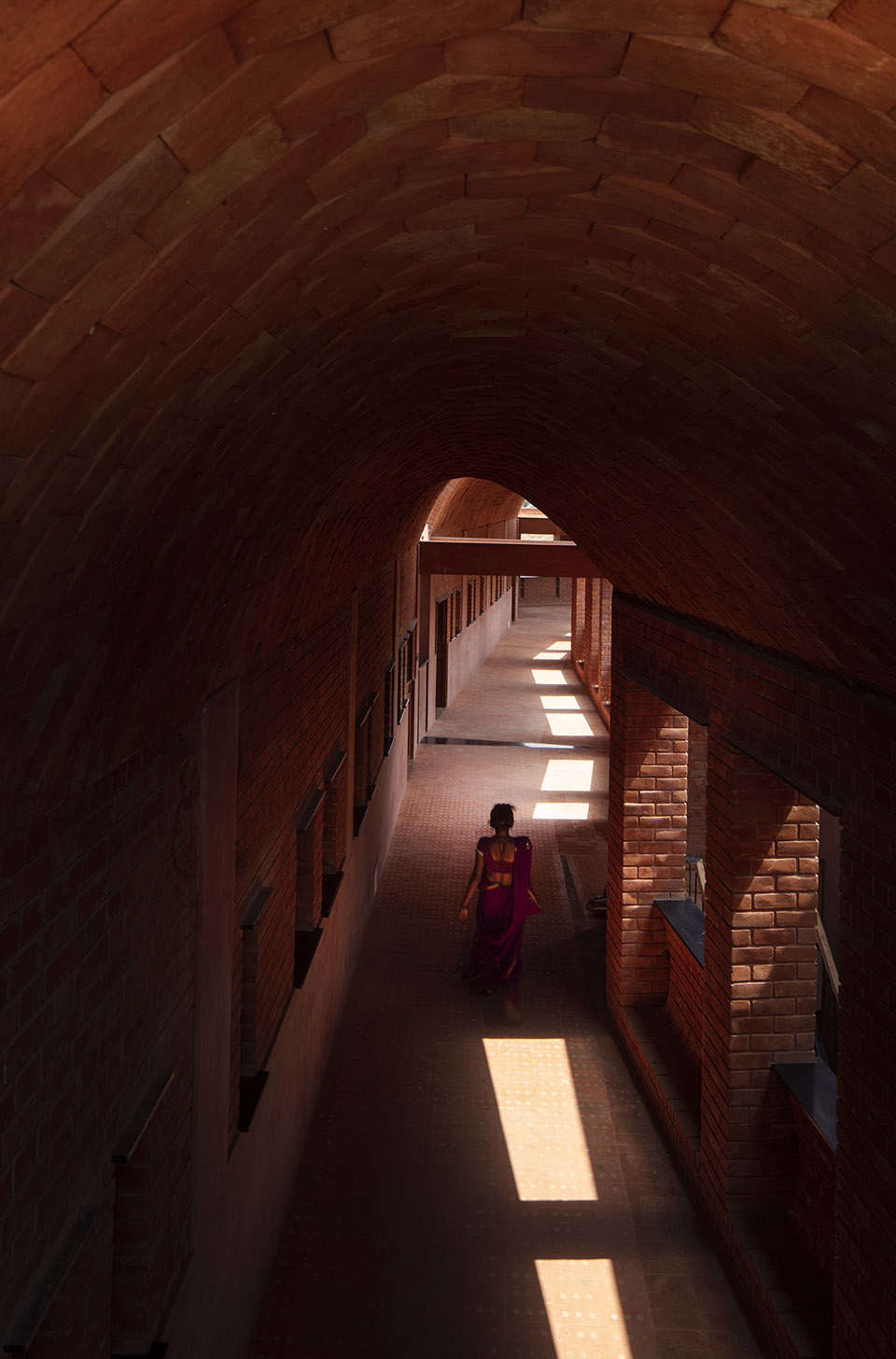 Bhadran中学，印度/在跃动的红色拱门中肆意嬉戏-107