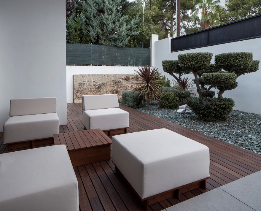 远避地中海色彩,北欧风别墅住宅-17