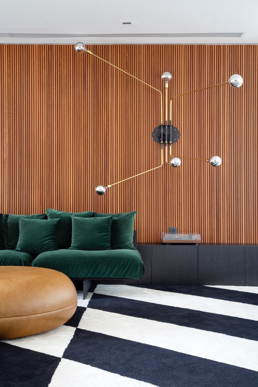 巴西女演员 Bruna Marquezine 家居设计 | 色彩斑斓的千平米艺术空间-0