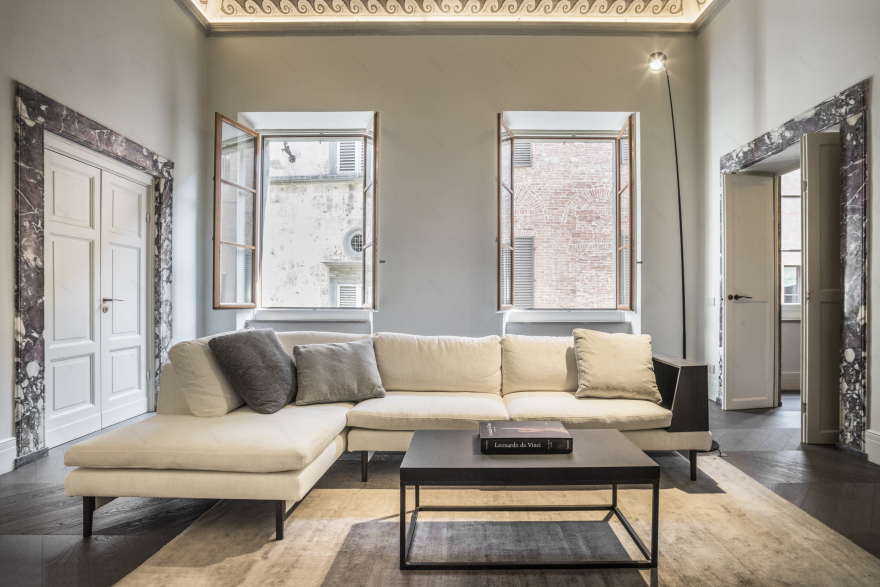 融合历史与现代的意大利古城公寓改造-6