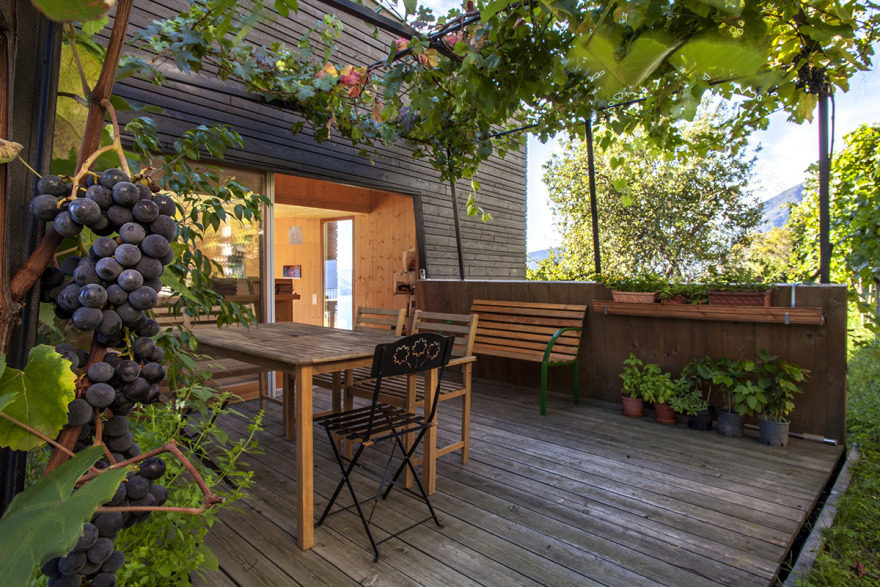 瑞士自然别墅,木质内外营造独特氛围-3