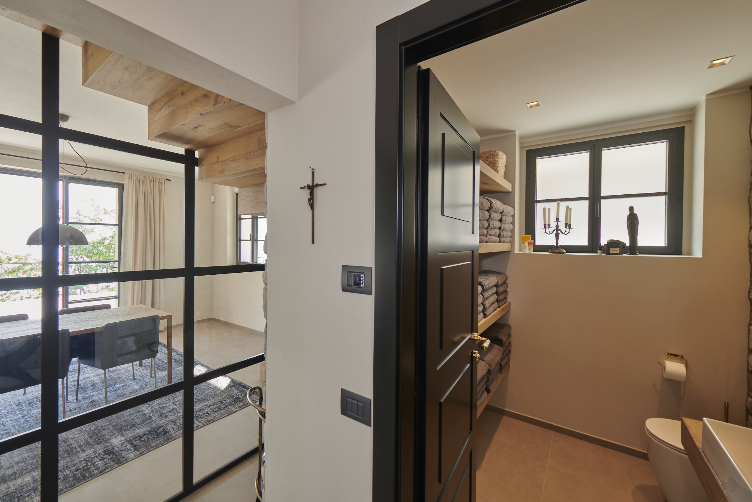 湖畔别墅温暖照明设计丨Camilla Merlini-17