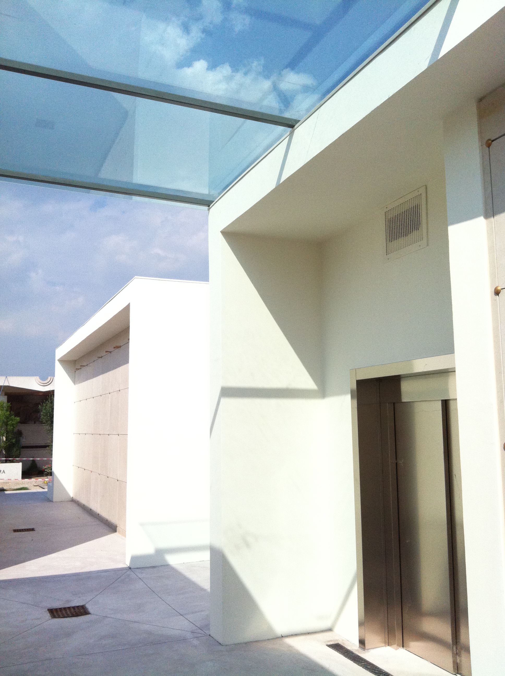 现代艺术化的 Paese 墓地设计-8