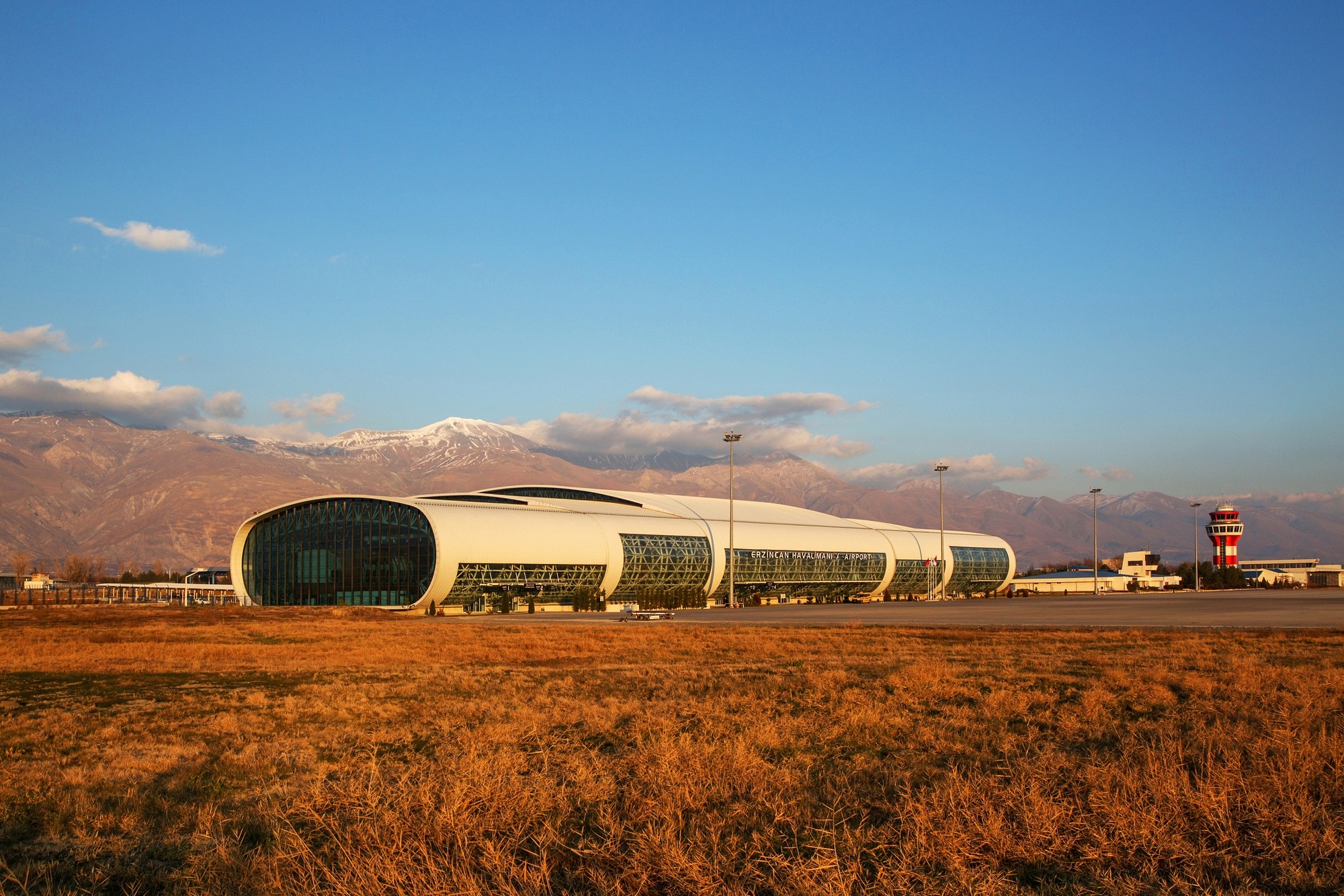 太空站般的 Erzincan 机场，现代设计理念与环保功能的完美结合-4