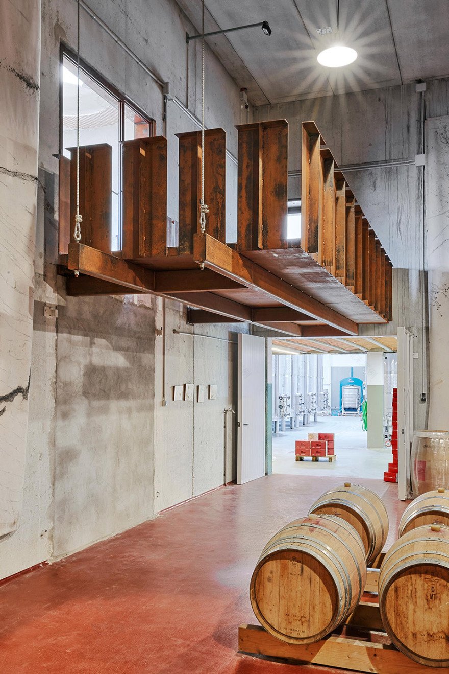 酿酒厂空中画廊 | 灵活多变的展览空间-12
