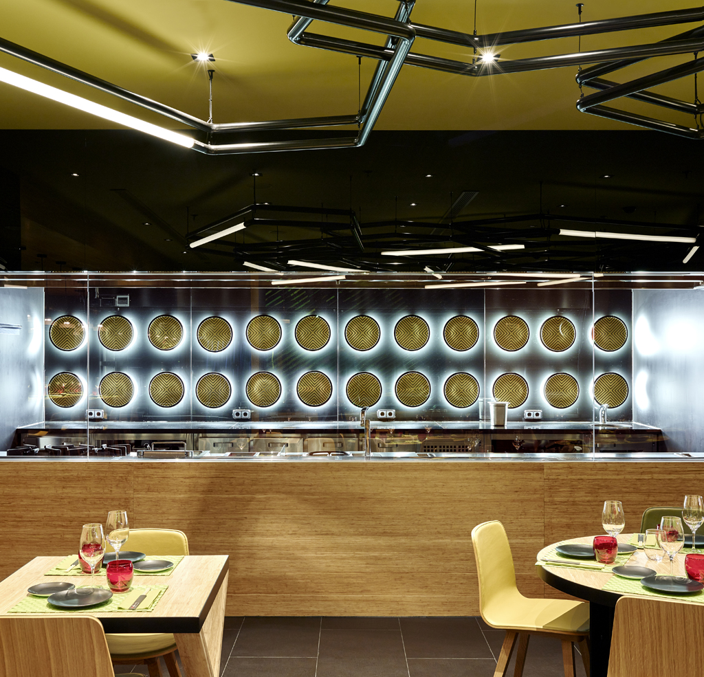 巴塞罗那的日 Peru 餐厅 · 融合文化的美食空间-7