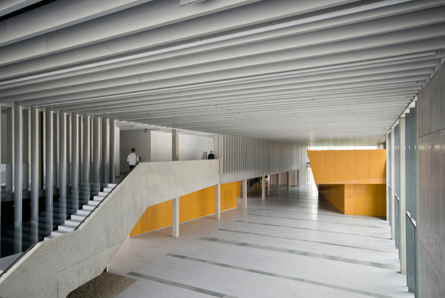 米科瓦伊茨大学历史系教学楼-0